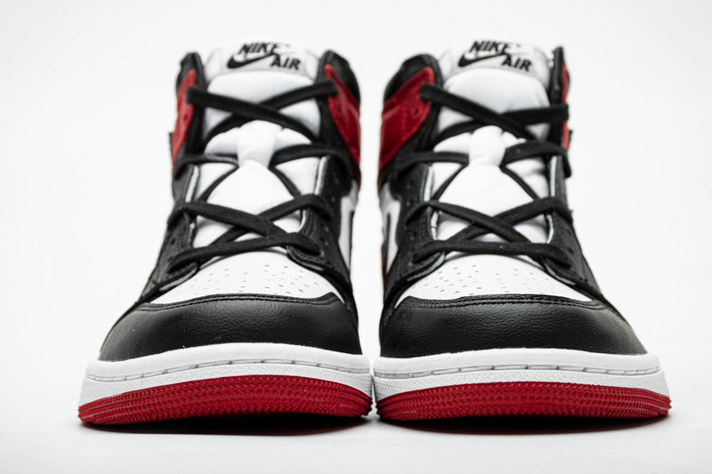 Air Jordan 1 OG High OG “Satin Black Toe”