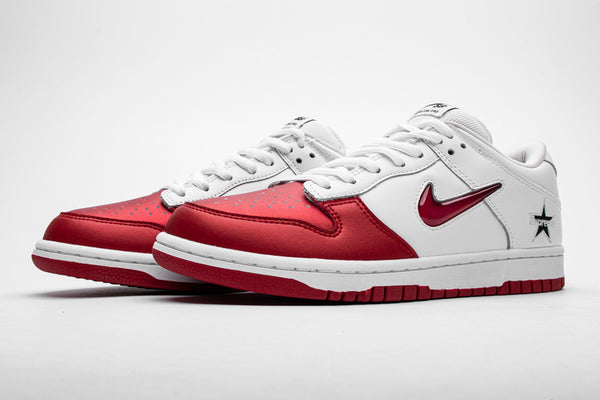 Dunk SB Supreme X Nike SB Dunk Low OG Jewel Swoosh Red