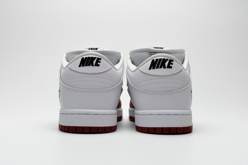 Supereme 联名x Nike Dunk SB Low White Red