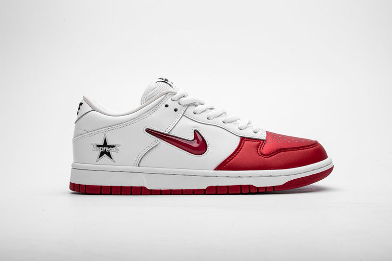Dunk SB Supreme X Nike SB Dunk Low OG Jewel Swoosh Red