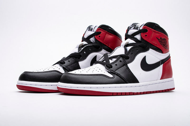Air Jordan 1 High OG “Black Toe”