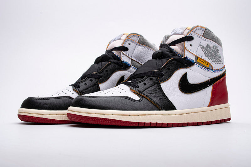 Air Jordan 1 OG Hi Retro“Black Toe”