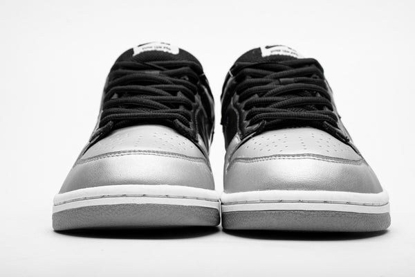 Dunk SB Supreme X Nike SB Dunk Low OG Metallic Silver