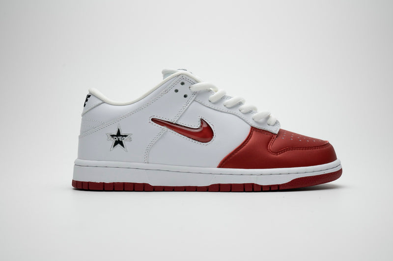 Supereme 联名x Nike Dunk SB Low White Red