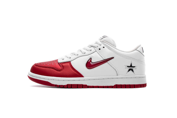 Dunk SB Supreme X Nike SB Dunk Low OG Jewel Swoosh Red