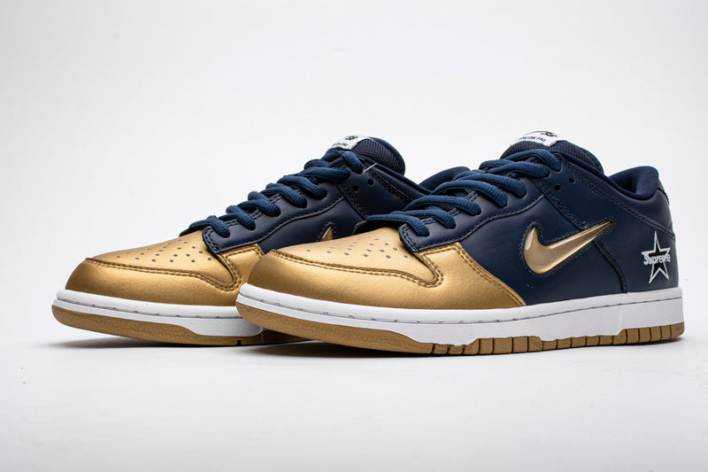 Dunk SB Supreme X Nike SB Dunk Low OG Jewel Swoosh Gold