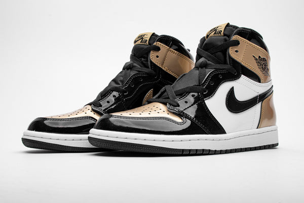 Air Jordan 1 Retro High OG “Gold Toe”