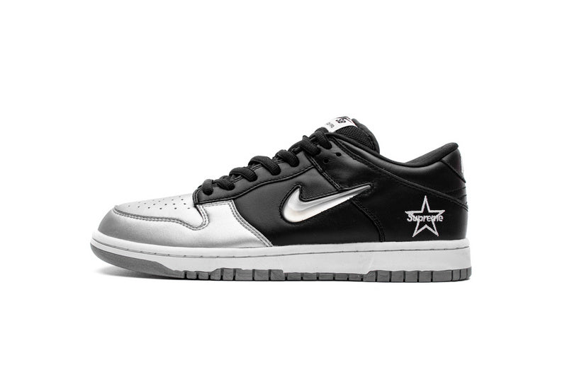 Dunk SB Supreme X Nike SB Dunk Low OG Metallic Silver