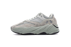 Yeezy Boost 700“Salt”