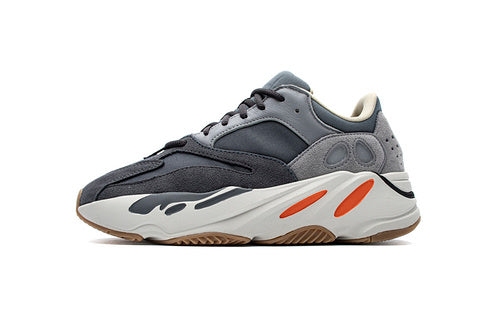 Yeezy Boost 700“Magnet”
