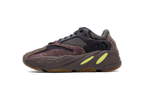 Yeezy Boost 700“Mauve”