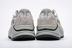 Yeezy Boost 700“Salt”