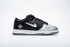 Dunk SBSupereme x Nike Dunk SB Low Metallic Silver