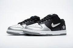 Dunk SBSupereme x Nike Dunk SB Low Metallic Silver