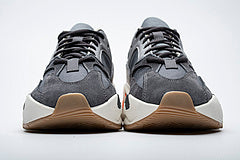 Yeezy Boost 700“Magnet”