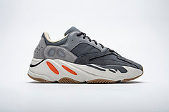Yeezy Boost 700“Magnet”